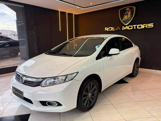 HONDA CIVIC 1.8 LXS 16V FLEX 4P AUTOMÁTICO HONDA CIVIC 1.8 LXS 16V FLEX 4P AUTOMÁTICO